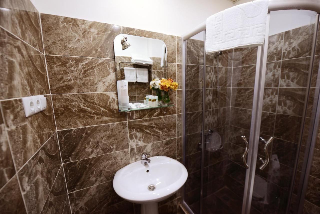 Accent Hotel Tbilisi Ngoại thất bức ảnh