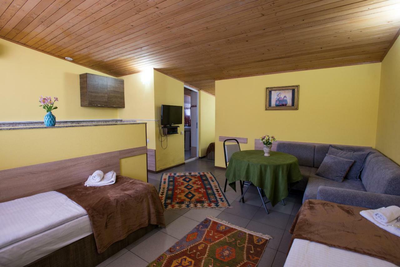 Accent Hotel Tbilisi Ngoại thất bức ảnh