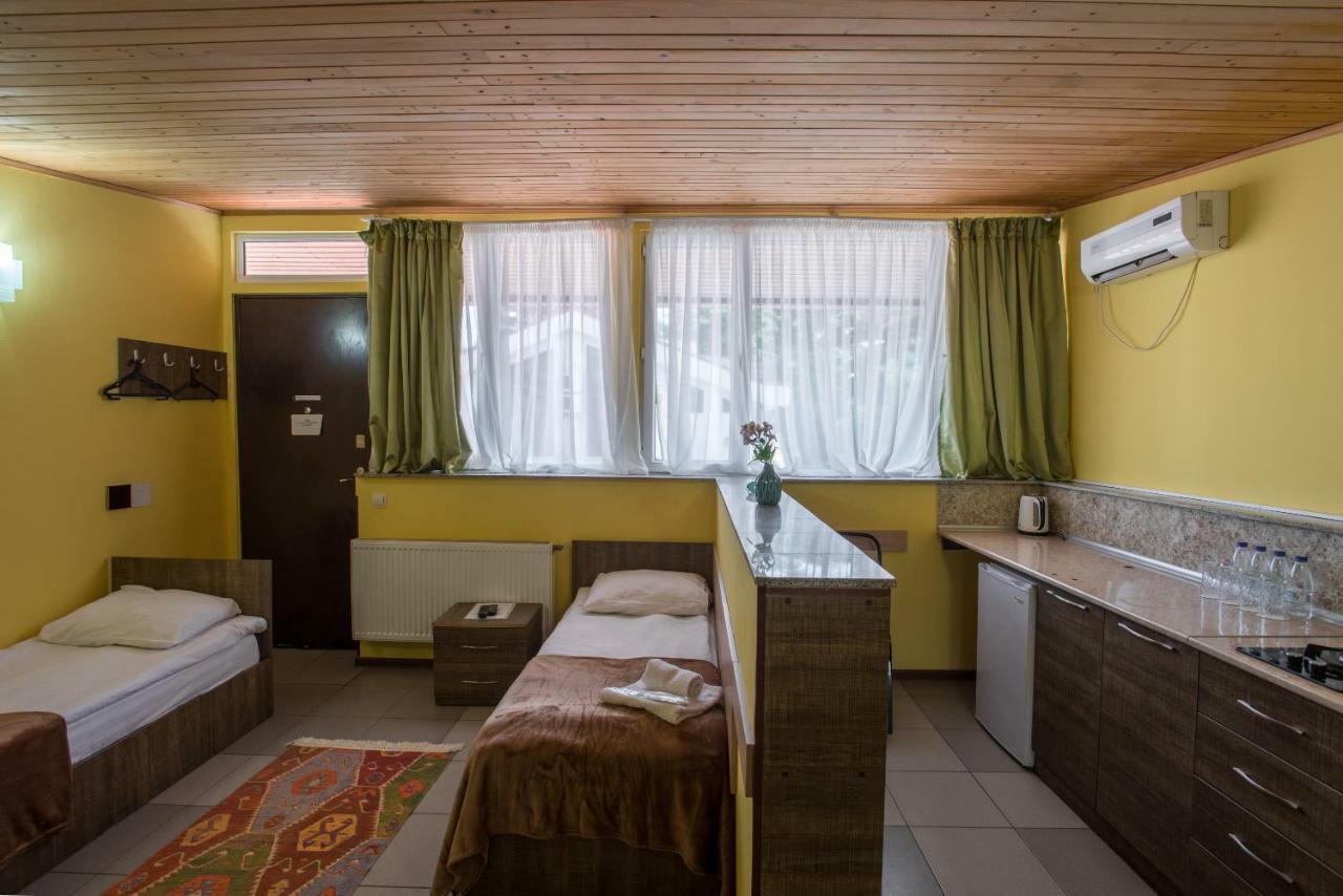 Accent Hotel Tbilisi Ngoại thất bức ảnh