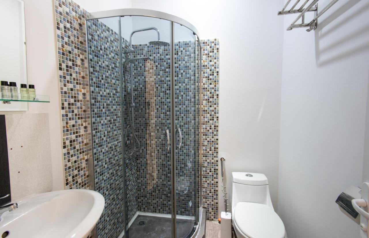 Accent Hotel Tbilisi Ngoại thất bức ảnh