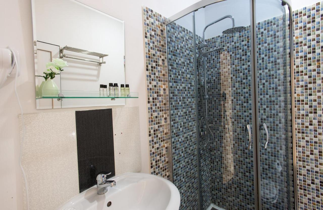 Accent Hotel Tbilisi Ngoại thất bức ảnh